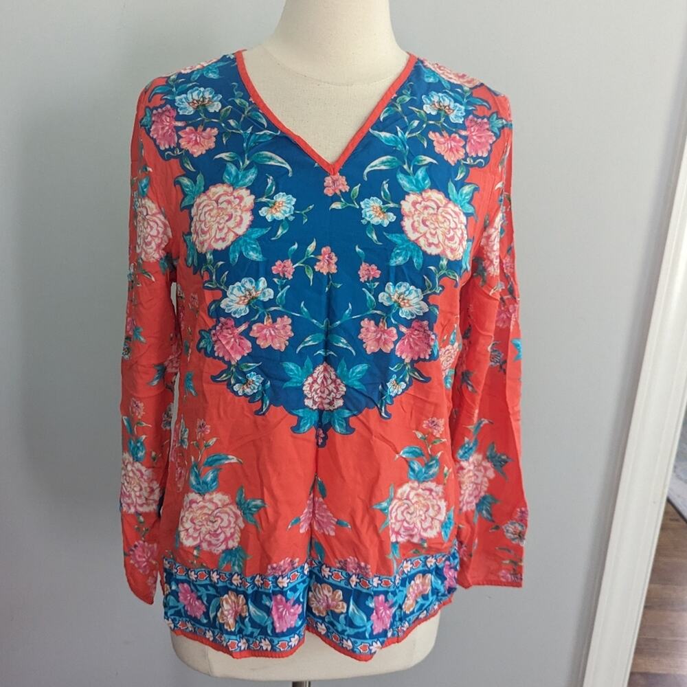 Tolani Floral V-Neck Women's Top - Coral and Blue Small